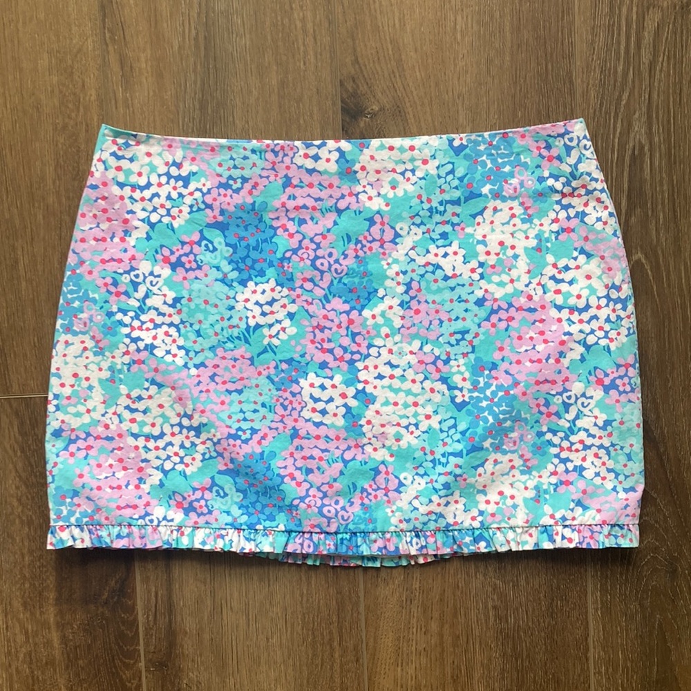 Lilly Pulitzer blue dot dot hop Callie miniskirt lined cotton ruffle hem floral